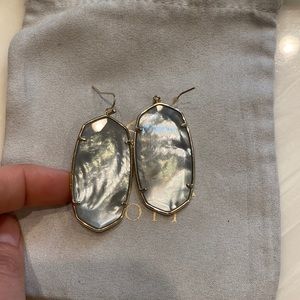Kendra Scott Elle drop earrings